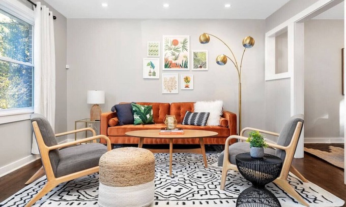 Collier Heights House | West Side Family-Friendly Modern Haven - Sleeps 12
