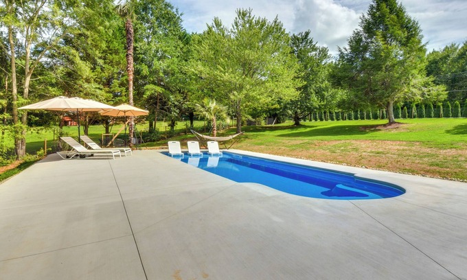 West Union House | West Union Home w/Saltwater Pool on 2 Acres!