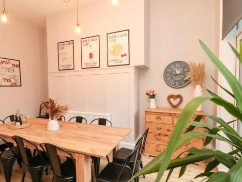 Scarborough House | Westbourne Villa