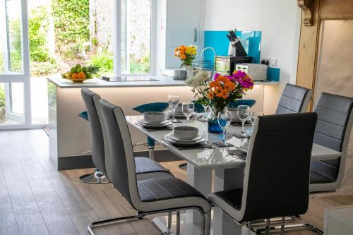 Barnstaple House | Westeria Cottage - 2 Bed-Sleeps 4-TJS9WC