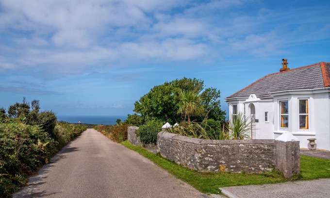 Pendeen House | Western Watch by Interhome