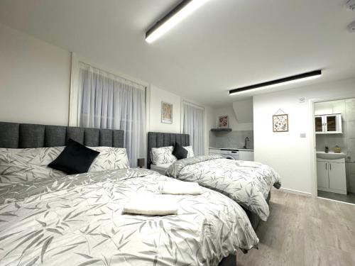 Hackney Apartment | Westgate Apartments