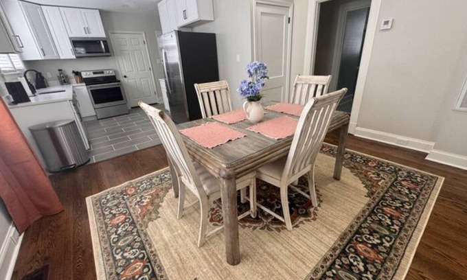 Danville House | Westhampton Retreat - 2bd/1bath