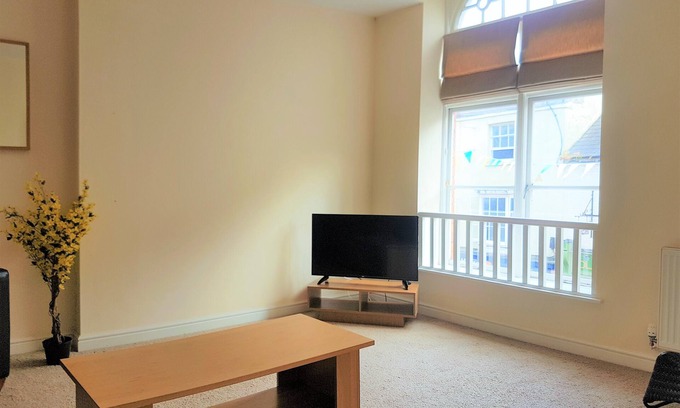 Swindon Apartment | Westlecott House Old Town