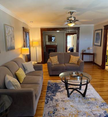 Waterford Valley Apartment | Westmount Manor Unit 5 - 3 Bedroom Apartment