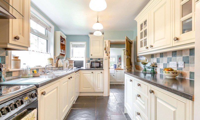 Cardinham Cottage | WESTSIDE COTTAGE, family friendly, with open fire in Cardinham