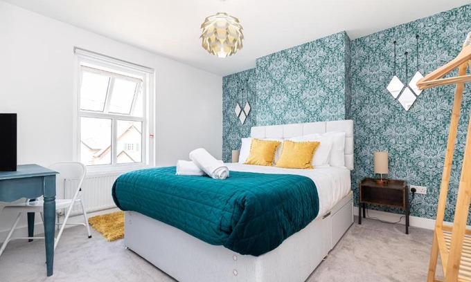 New Forest District Apartment | Westview Cottage bikes/chef/hot tub