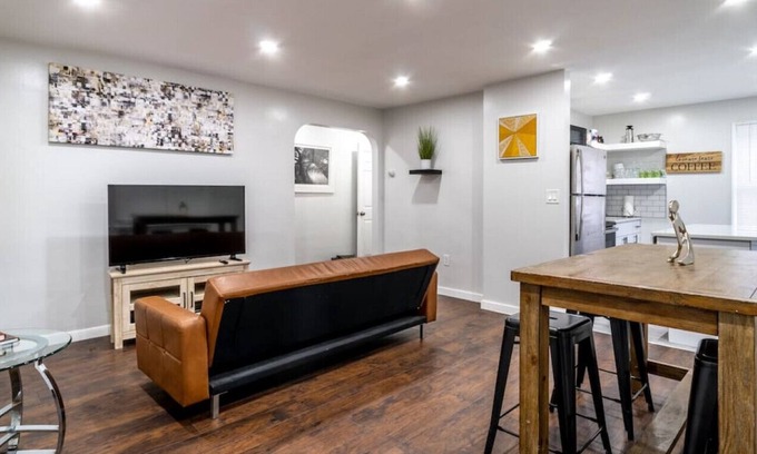 Harrisburg - Hershey Apartment | WeWelcome you to our 2 bedroom Urban Apartment