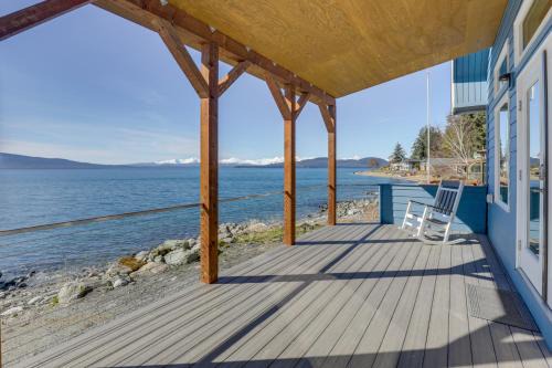 Juneau Apartment | Whale Watching at Beachfront Cottage in Juneau!