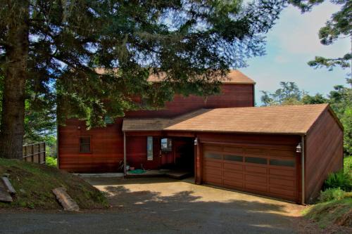 Mendocino House | Whale Song