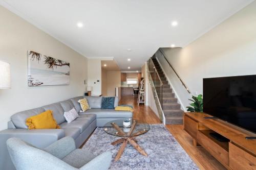 North Batemans Bay Apartment | Wharf at North Batemans