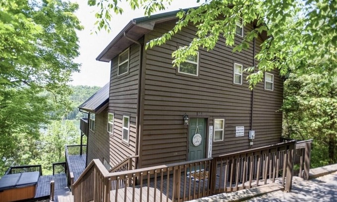 Flat Hollow Marina House | Whatever Floats Your Boat! Norris Lake Waterfront w/Private Dock Sleeps 15