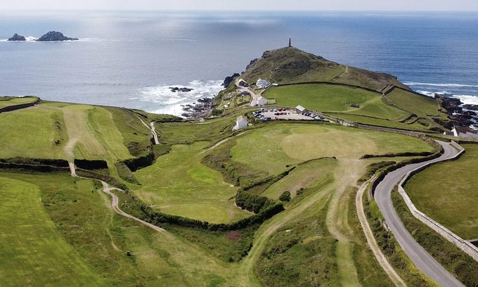 St Just Hotel | Wheal Call, B&B - a hotel room that sleeps 2 guests in 1 bedroom