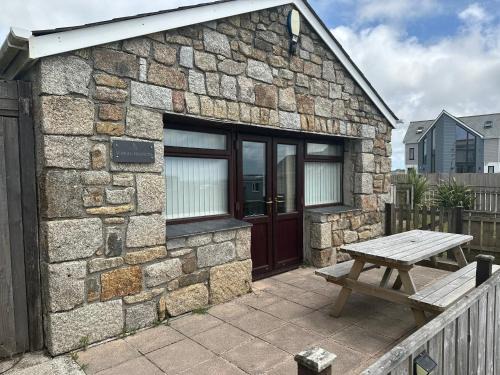 Helford Passage House | Wheal Frances-Beautifully Fitted Bungalow Helston Cornwall