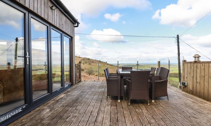 Pensilva Cottage | WHEAL TOR COTTAGE, pet friendly, with a garden in Pensilva