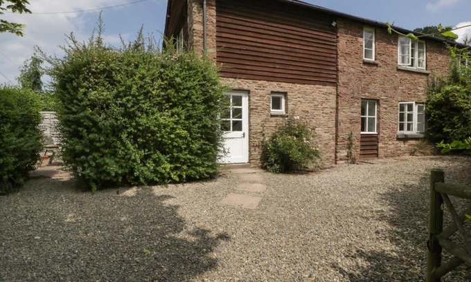 Leominster House | Wheelbarrow Cottage
