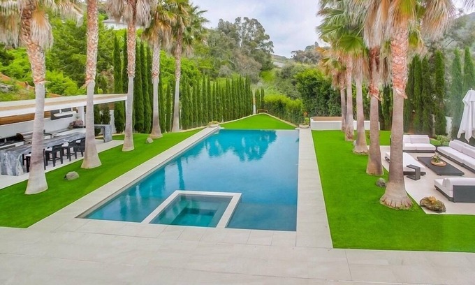 La Jolla Heights Villa | Where luxury & modern elegance blend to create and unforgettable vacation.
