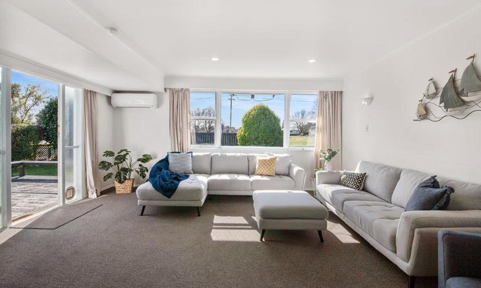 Taupo House | Wheretia Cottage - Taupo Holiday Home
