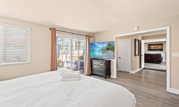 Westmont House | Whimsical Family Stay 10 Min Walk to PV Hospital
