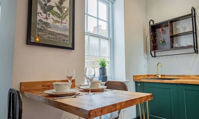 Worcester Apartment | WhiskAwayStays - Foregate Studio - No. 4nn