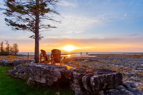 Northern Bruce Peninsula House | Whiskey Harbour Lakehouse - Lake Huron Getaway