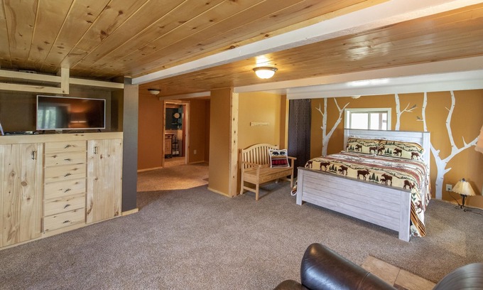 Florissant Cabin | Whispering Peaks Mountain Cabin
