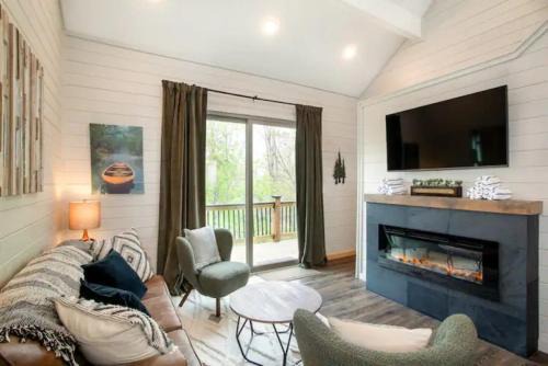Sevierville House | Whispering Pine - Arcade - Lake Perks