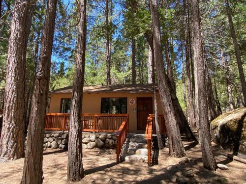 North Wawona House | Whispering Pines
