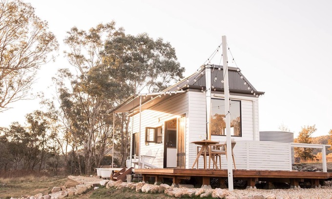 Billywillinga Cabin | Whispering Waters: Tiny house 15mins from bathurst CBD