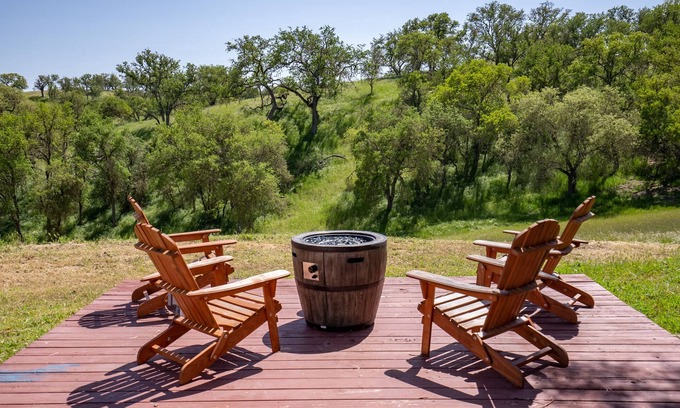 Paso Robles House | Whispering Wine - Beauty and Privacy Within Easy Reach of Local Wineries
