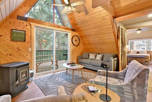 Upper Moonridge House | Whispering Woods Big Bear~ Central Resort Cottage~