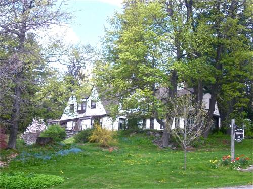 Lenox Bed & Breakfast | Whistler's Inn
