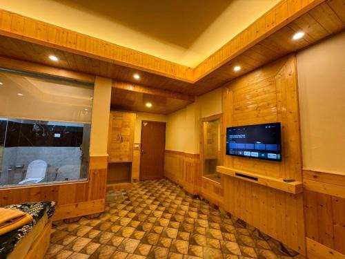 Manali Hotel | Whistling Wood