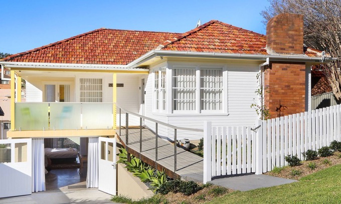 Terrigal Hotel | White Beach - Whole Property