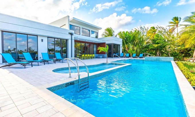 Rum Point House | White Dahlia by Grand Cayman Villas & Condos