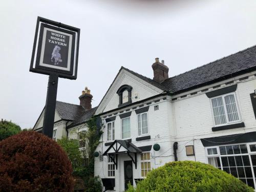 Donnington Bed & Breakfast | White Horse Tavern