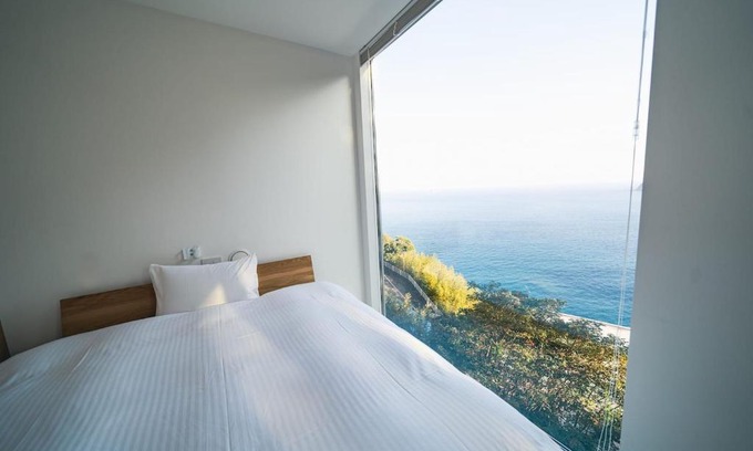 Atami Villa | White House Atami