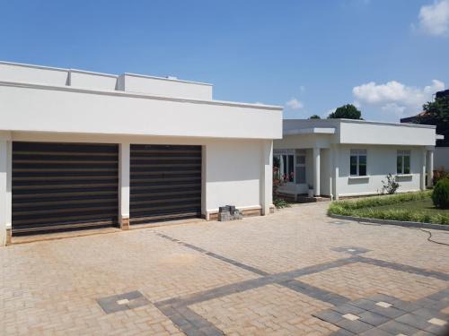 Entebbe House | White House Entebbe kawuku