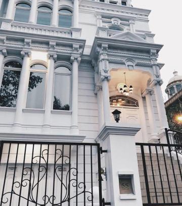Pantai Indah Kapuk House | White House Private Room at PIK