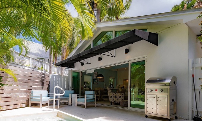 White Street Gallery District House | White Ibis: Charming 2BR Key West Home, Pool, Ideal for Downtown & Beach Fun, Dog-Friendly Retreat!
