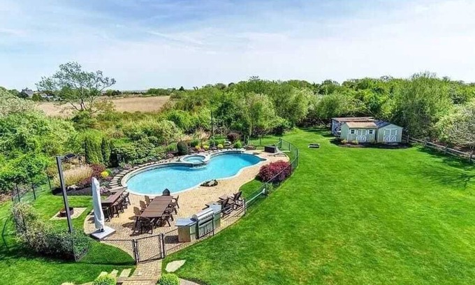East Moriches House | White Lotus Nature Retreat!