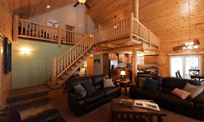 Island Park Cabin | White Moose Cabin, Hot Tub, 22 Miles to Yellowstone