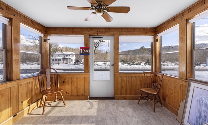 Warren House | White Mountain Escape-All Season Family and Kids Friendly Vacation House