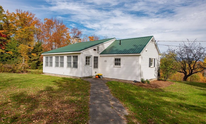 Campton House | White Mountain Getaway 10 Private Acres with Mountain Views
