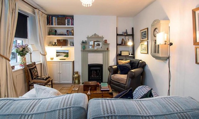 Conwy House | White O Morn