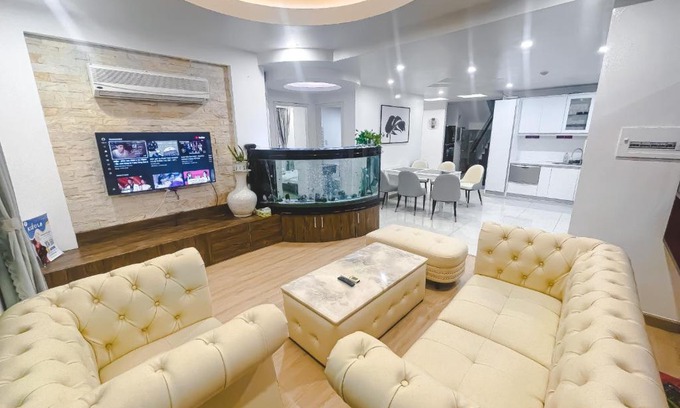 Phuong 1 Apartment | White Penthouse-Rooftop Pool Private -Central City