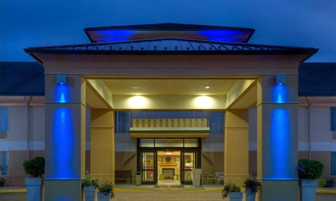 Salamanca Hotel | White Pine Lodge