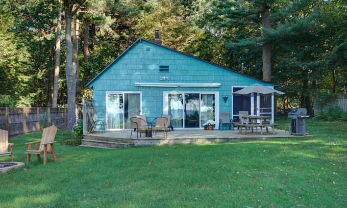 Montague Cottage | White Pines Lake Michigan Cottage