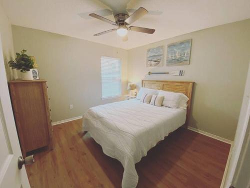 Gulfport Apartment | White Sand Getaway steps from Beach