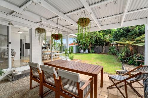 Corlette House | White Sandy Cottage